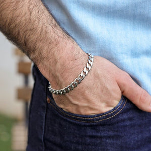 Men Bracelet curb design in dubai