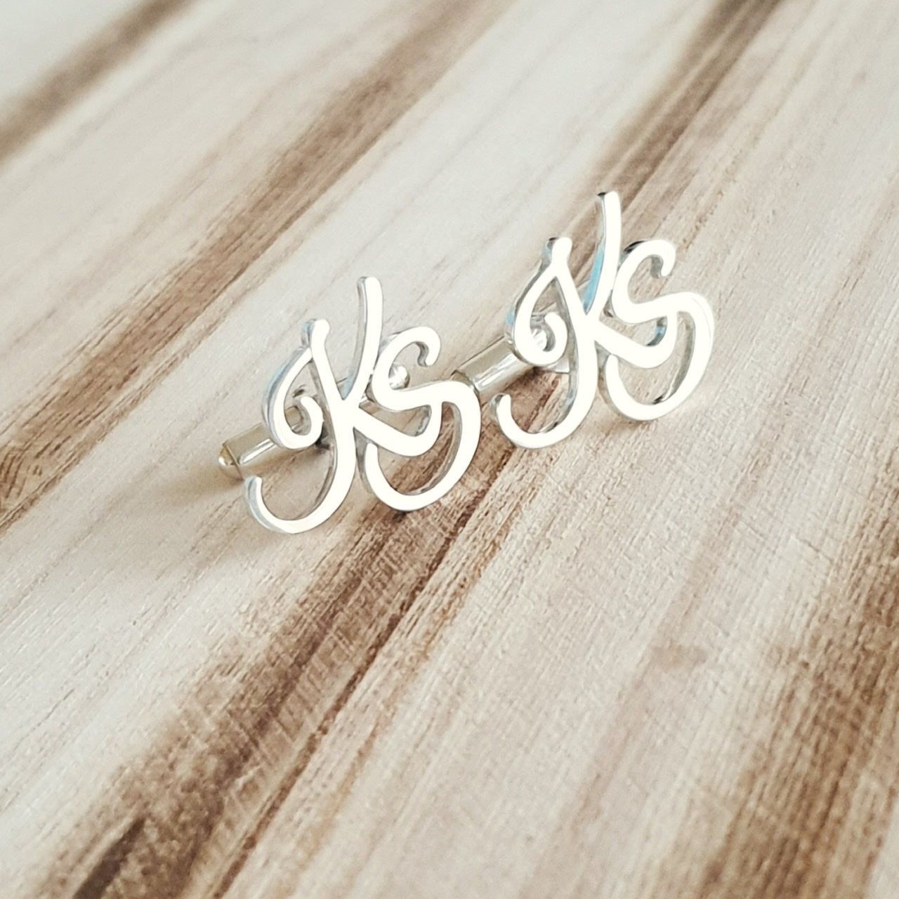 Personalized cufflinks with cursive initials in dubai abudhabi uae