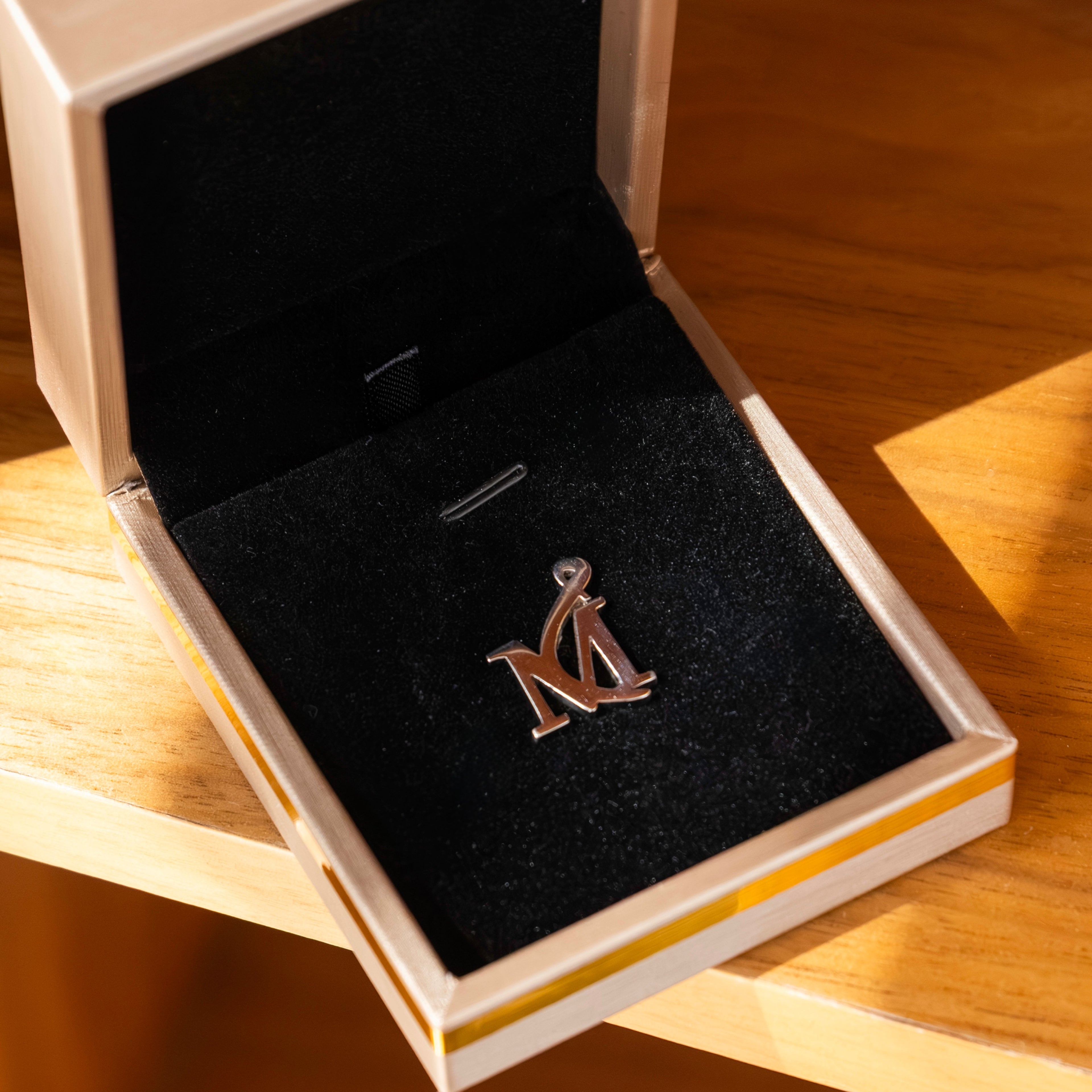 Personalized Arabic and english letters suitpin