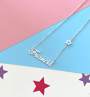 customised name necklace with star