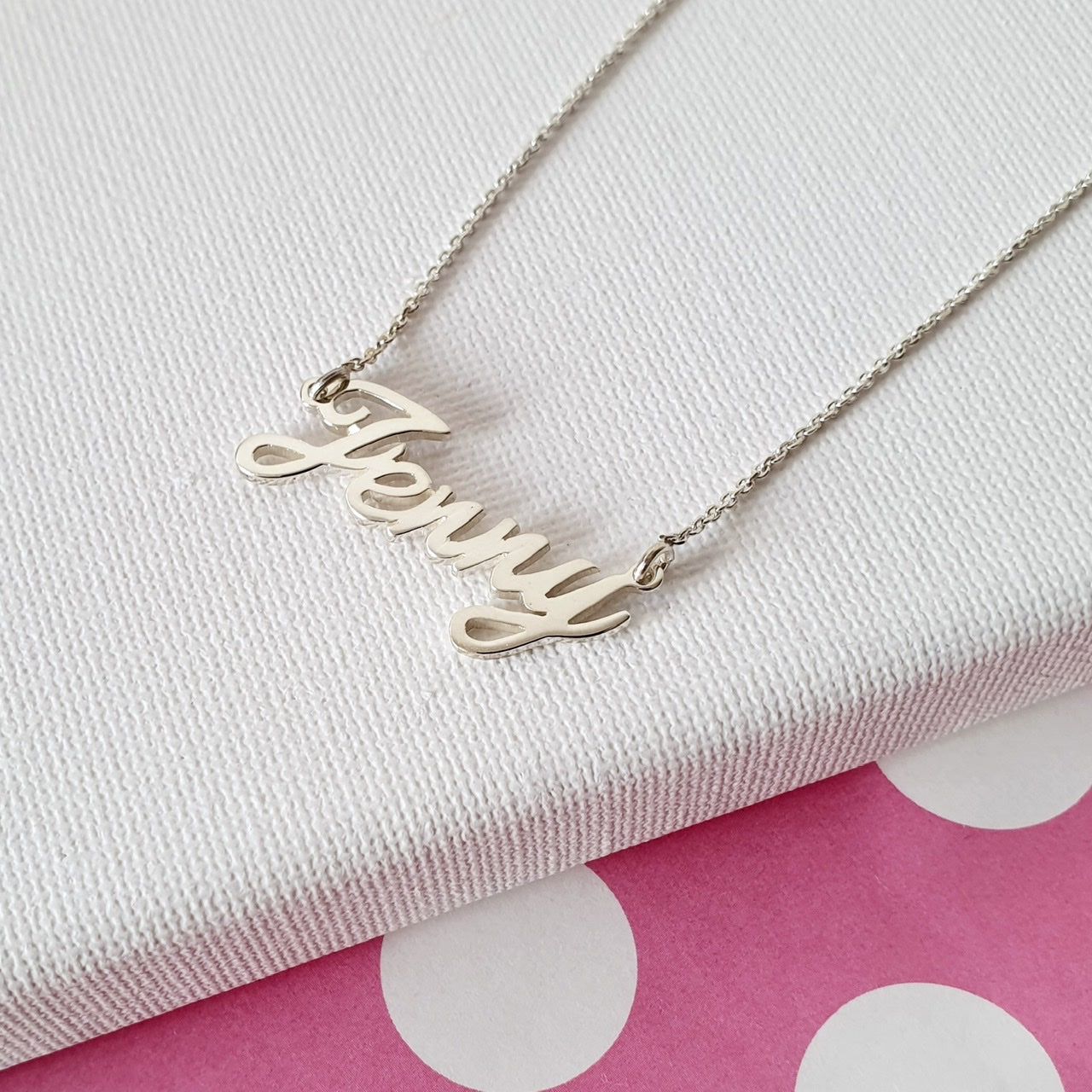 Customised Name necklace in dubai and Abu dhabi