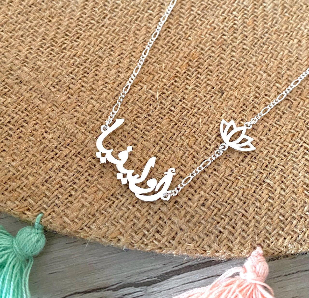 Arabic name necklace with flower