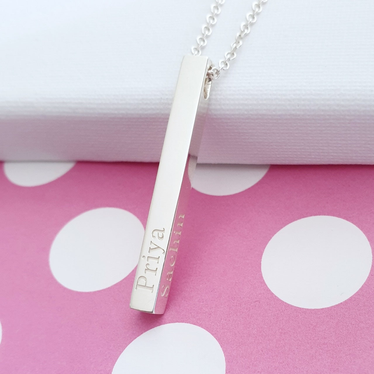 Customized bar name necklace in dubai abudhabi